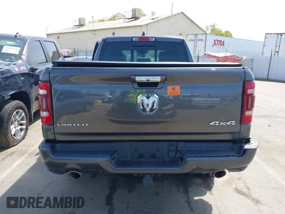 2020 Ram 1500 Limited z VIN 1C6SRFPT1LN419488, wystawiony jako IAAI lot #41847838 z przebiegiem 39 836 mil mil oraz . Historia ofert i sprzedaży dostępna na DreamBid. Obrazek 15.