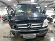 ✅ 2011 Mercedes-Benz Sprinter Passenger • VIN: WDZPE7CC6B5525097 • Lot: 83115424. Wystawiony na Copart z przebiegiem Nie podano. Bezpłatny archiwum sprzedaży aukcyjnych z USA i szczegółowy raport historii pojazdu na DreamBid. Zdjęcie 5.