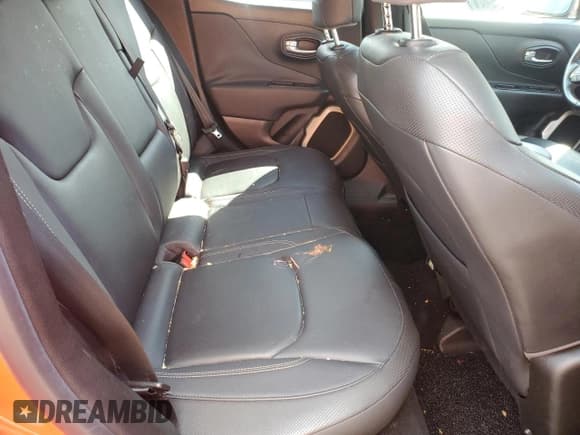 ✅ 2016 Jeep Renegade Limited • VIN: ZACCJADT6GPC85053 • Lot: 85124825. Wystawiony na Copart z przebiegiem 74 796 mil. Bezpłatny archiwum sprzedaży aukcyjnych z USA i szczegółowy raport historii pojazdu na DreamBid. Zdjęcie 11.