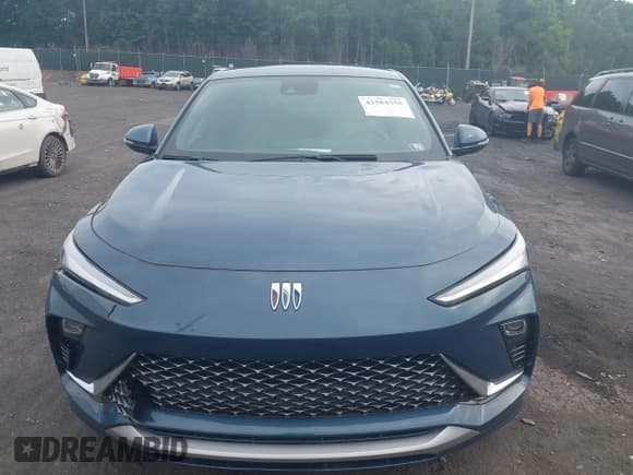 ✅ 2024 Buick Envista Avenir • VIN: KL47LCE27RB152628 • Lot: 42584358. Listed on IAAI with 8,556 mi. Free auction sales archive from the USA and detailed vehicle history report at DreamBid. Image 12.