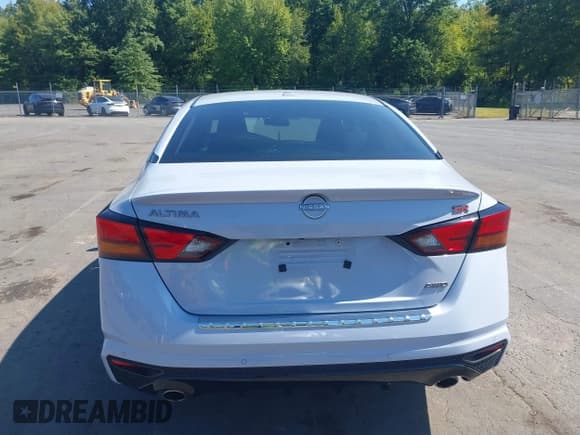 ✅ 2023 Nissan Altima SR • VIN: 1N4BL4CW6PN389964 • Lot: 43188097. Listed on IAAI with 26,636 mi. Free auction sales archive from the USA and detailed vehicle history report at DreamBid. Image 16.