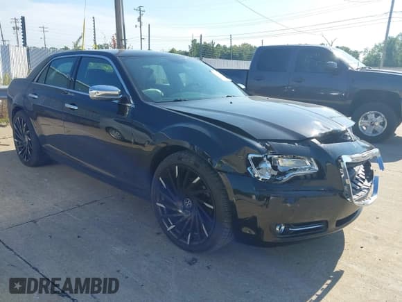 ✅ 2014 Chrysler 300 C • VIN: 2C3CCAKT5EH136469 • Lot: 43065440. Listed on IAAI with 84,458 mi. Free auction sales archive from the USA and detailed vehicle history report at DreamBid. Image 1.