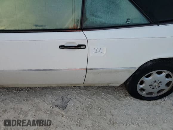 ✅ 1995 Mercedes-Benz E 320 • VIN: WDBEA66E0SC275229 • Лот: 77391894. Опубликован ранее на Copart с пробегом 64 025 миль. Бесплатный доступ к архиву аукционных продаж из США и подробный отчёт об истории автомобиля на DreamBid. Изображение 12.