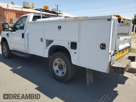 ✅ 2009 Ford F-350 • VIN: 1FDSF35Y09EA28559 • Лот: 59176095. Опубликован ранее на Copart с пробегом 235 792 миль. Бесплатный доступ к архиву аукционных продаж из США и подробный отчёт об истории автомобиля на DreamBid. Изображение 3.