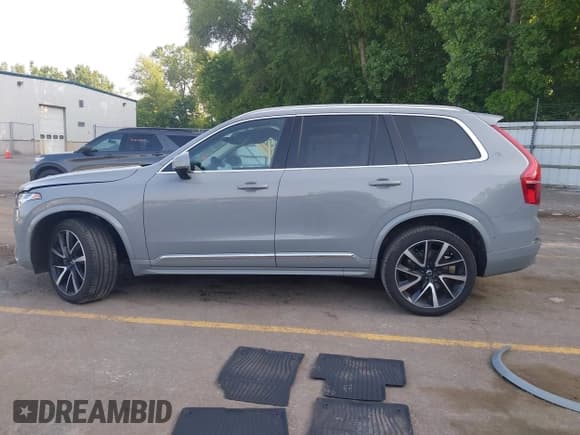 ✅ 2024 Volvo XC90 Plus Bright Theme • VIN: YV4062PE8R1150616 • Lot: 42513299. Listed on IAAI with 31,945 mi. Free auction sales archive from the USA and detailed vehicle history report at DreamBid. Image 15.