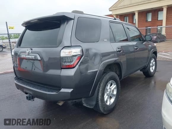 ✅ 2022 Toyota 4Runner SR5 • VIN: JTEEU5JRXN5260206 • Лот: 42201184. Опубликован ранее на IAAI с пробегом 69 235 миль. Бесплатный доступ к архиву аукционных продаж из США и подробный отчёт об истории автомобиля на DreamBid. Изображение 4.