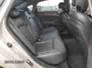 2015 Hyundai Genesis 5.0L z VIN KMHGN4JF5FU062856, wystawiony jako Copart lot #80425764 z przebiegiem 131 067 mil mil oraz Szkoda całkowita • Salvage title. Historia ofert i sprzedaży dostępna na DreamBid. Obrazek 10.