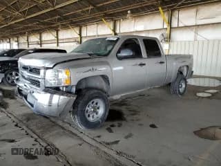 ✅ 2007 Chevrolet Silverado 2500HD 1LT • VIN: 1GCHC23KX7F562742 • Lot: 52817115. Wystawiony na Copart z przebiegiem 181 496 mil. Bezpłatny archiwum sprzedaży aukcyjnych z USA i szczegółowy raport historii pojazdu na DreamBid. Zdjęcie 1.