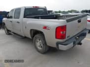 ✅ 2007 Chevrolet Silverado 2500HD 1LT • VIN: 1GCHC23K67F523209 • Lot: 41925957. Wystawiony na IAAI z przebiegiem 250 138 mil. Bezpłatny archiwum sprzedaży aukcyjnych z USA i szczegółowy raport historii pojazdu na DreamBid. Zdjęcie 3.