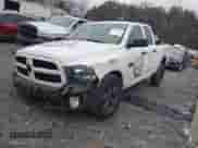 2018 Ram 1500 Tradesman z VIN 1C6RR6FG3JS147382, wystawiony jako IAAI lot #41251352 z przebiegiem 166 066 mil mil oraz . Historia ofert i sprzedaży dostępna na DreamBid. Obrazek 17.