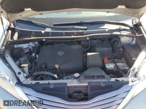 ✅ 2017 Toyota Sienna XLE • VIN: 5TDYZ3DC1HS885185 • Lot: 91701405. Wystawiony na Copart z przebiegiem 60 156 mil. Bezpłatny archiwum sprzedaży aukcyjnych z USA i szczegółowy raport historii pojazdu na DreamBid. Zdjęcie 12.