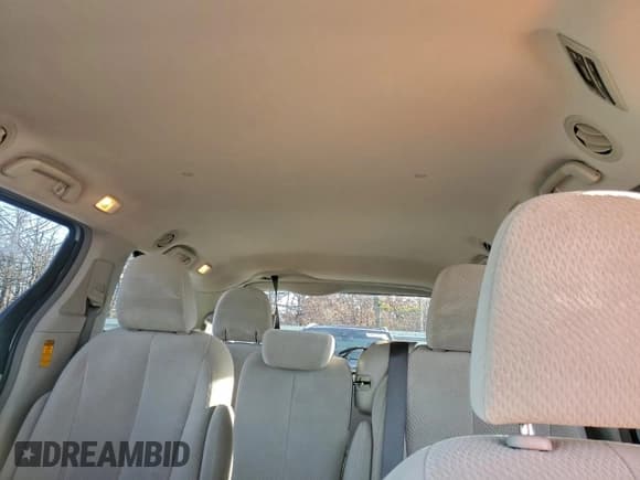 ✅ 2014 Toyota Sienna LE • VIN: 5TDKK3DC3ES418436 • Lot: 94766755. Listed on Copart with 179,407 mi. Free auction sales archive from the USA and detailed vehicle history report at DreamBid. Image 10.