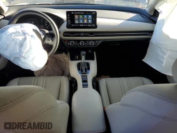 ✅ 2024 Honda HR-V EX-L • VIN: 3CZRZ2H71RM734046 • Lot: 90946765. Wystawiony na Copart z przebiegiem 28 901 mil. Bezpłatny archiwum sprzedaży aukcyjnych z USA i szczegółowy raport historii pojazdu na DreamBid. Zdjęcie 8.