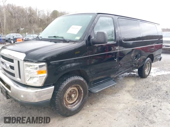 ✅ 2013 Ford Econoline Passenger XL • VIN: 1FBSS3BL4DDA64847 • Lot: 41668195. Wystawiony na IAAI z przebiegiem 226 792 mil. Bezpłatny archiwum sprzedaży aukcyjnych z USA i szczegółowy raport historii pojazdu na DreamBid. Zdjęcie 18.