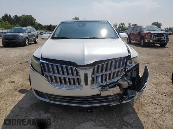 ✅ 2011 Lincoln MKT EcoBoost • VIN: 2LMHJ5AT5BBJ52105 • Lot: 69283025. Listed on Copart with 189,954 mi. Free auction sales archive from the USA and detailed vehicle history report at DreamBid. Image 5.