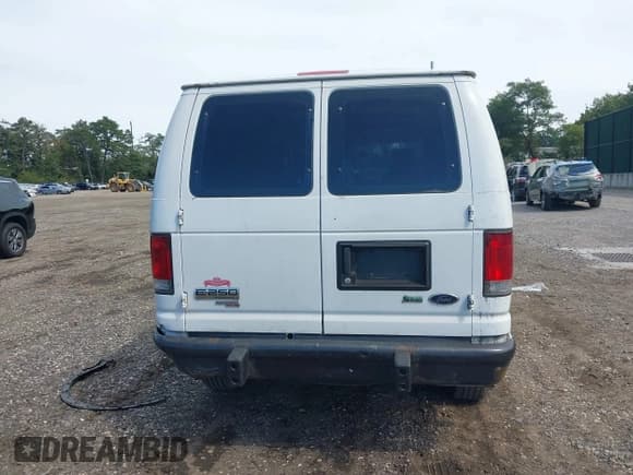 ✅ 2012 Ford Econoline Cargo Recreational • VIN: 1FTNE2EW9CDA72795 • Lot: 43179605. Wystawiony na IAAI z przebiegiem 108 872 mil. Bezpłatny archiwum sprzedaży aukcyjnych z USA i szczegółowy raport historii pojazdu na DreamBid. Zdjęcie 16.
