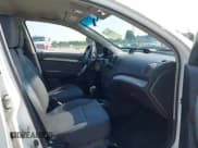 ✅ 2011 Chevrolet Aveo 1LT • VIN: KL1TD5DE2BB189883 • Lot: 42466289. Wystawiony na IAAI z przebiegiem 130 201 mil. Bezpłatny archiwum sprzedaży aukcyjnych z USA i szczegółowy raport historii pojazdu na DreamBid. Zdjęcie 5.