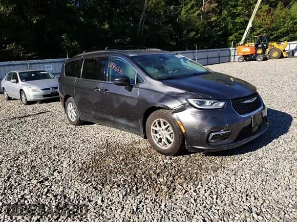 ✅ 2022 Chrysler Pacifica Touring L • VIN: 2C4RC1BG7NR133267 • Lot: 69368635. Listed on Copart with 113,525 mi. Free auction sales archive from the USA and detailed vehicle history report at DreamBid. Image 14.