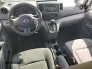 ✅ 2014 Nissan NV200 SV • VIN: 3N6CM0KN8EK700372 • Lot: 82597315. Wystawiony na Copart z przebiegiem 208 296 mil. Bezpłatny archiwum sprzedaży aukcyjnych z USA i szczegółowy raport historii pojazdu na DreamBid. Zdjęcie 8.