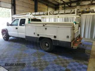 2007 Chevrolet Silverado 3500 WT z VIN 1GBJC39U77E131799, wystawiony jako Copart lot #56592335 z przebiegiem 216 176 mil mil oraz Czysty tytuł • Clean title. Historia ofert i sprzedaży dostępna na DreamBid. Obrazek 2.