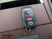 ✅ 2021 Toyota Sienna LE • VIN: 5TDKRKEC3MS070561 • Lot: 42331063. Listed on IAAI with 56,413 mi. Free auction sales archive from the USA and detailed vehicle history report at DreamBid. Image 11.