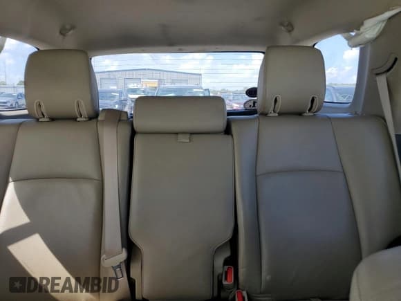 ✅ 2011 Toyota 4Runner SR5 • VIN: JTEBU5JR5B5041765 • Lot: 85169805. Listed on Copart with 190,345 mi. Free auction sales archive from the USA and detailed vehicle history report at DreamBid. Image 10.