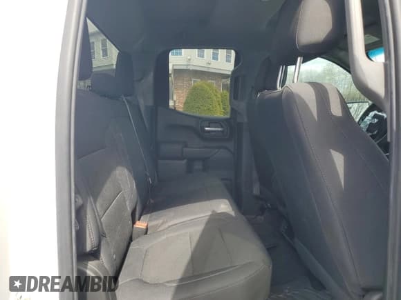 ✅ 2019 Chevrolet Silverado 1500 Custom • VIN: 1GCRYBEH1KZ276681 • Lot: 53065615. Wystawiony na Copart z przebiegiem 192 829 mil. Bezpłatny archiwum sprzedaży aukcyjnych z USA i szczegółowy raport historii pojazdu na DreamBid. Zdjęcie 10.