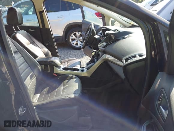 ✅ 2013 Ford C-Max SEL • VIN: 1FADP5CU9DL513430 • Lot: 42844659. Wystawiony na IAAI z przebiegiem 195 950 mil. Bezpłatny archiwum sprzedaży aukcyjnych z USA i szczegółowy raport historii pojazdu na DreamBid. Zdjęcie 5.