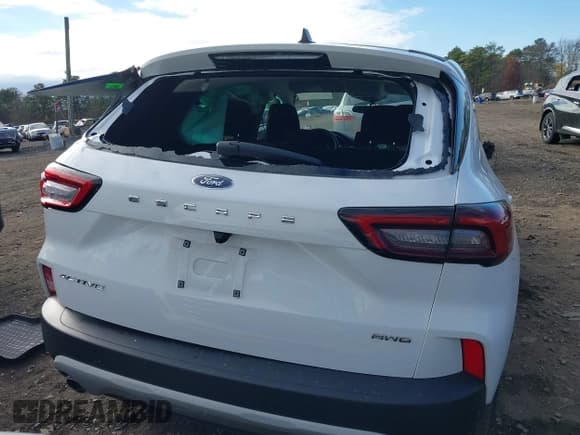 ✅ 2024 Ford Escape Active • VIN: 1FMCU9GN9RUA58732 • Lot: 43728856. Listed on IAAI with 38,695 mi. Free auction sales archive from the USA and detailed vehicle history report at DreamBid. Image 17.