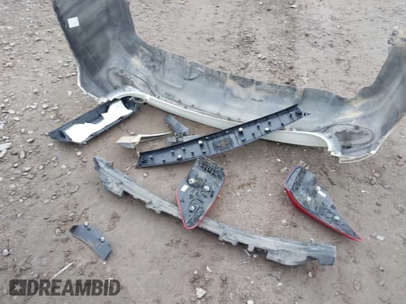 ✅ 2019 Nissan Pathfinder S • VIN: 5N1DR2MMXKC614616 • Lot: 43733470. Listed on IAAI with 114,204 mi. Free auction sales archive from the USA and detailed vehicle history report at DreamBid. Image 12.