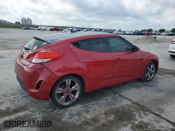 ✅ 2016 Hyundai Veloster • VIN: KMHTC6AD3GU299183 • Lot: 57169735. Listed on Copart with 105,564 mi. Free auction sales archive from the USA and detailed vehicle history report at DreamBid. Image 3.