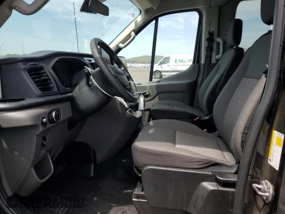 ✅ 2024 Ford Transit Passenger XL • VIN: 1FBAX2C87RKA89021 • Lot: 54859575. Listed on Copart with 28,791 mi. Free auction sales archive from the USA and detailed vehicle history report at DreamBid. Image 7.