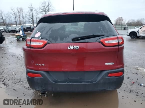 ✅ 2016 Jeep Cherokee Latitude • VIN: 1C4PJMCB0GW340370 • Лот: 92268885. Опубликован ранее на Copart с пробегом 74 235 миль. Бесплатный доступ к архиву аукционных продаж из США и подробный отчёт об истории автомобиля на DreamBid. Изображение 6.