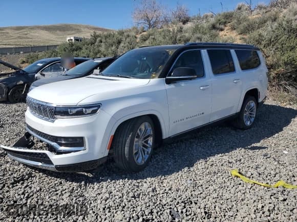 ✅ 2023 Jeep Grand Wagoneer Series II • VIN: 1C4SJSFPXPS574223 • Lot: 52938135. Wystawiony na Copart z przebiegiem 15 237 mil. Bezpłatny archiwum sprzedaży aukcyjnych z USA i szczegółowy raport historii pojazdu na DreamBid. Zdjęcie 1.