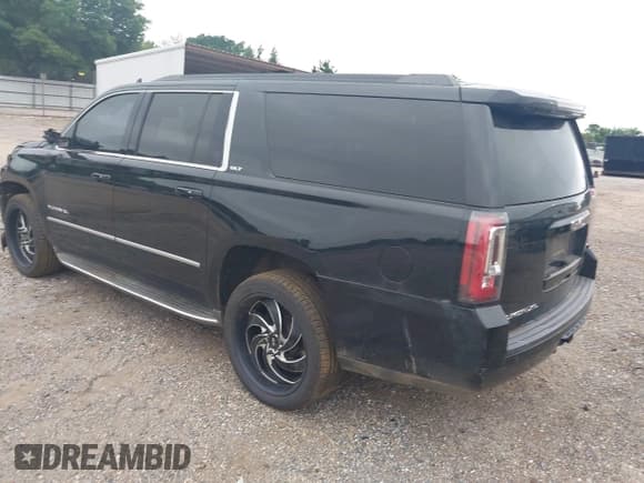 ✅ 2015 GMC Yukon XL SLT • VIN: 1GKS1HKC7FR645636 • Lot: 42093086. Wystawiony na IAAI z przebiegiem 206 189 mil. Bezpłatny archiwum sprzedaży aukcyjnych z USA i szczegółowy raport historii pojazdu na DreamBid. Zdjęcie 3.