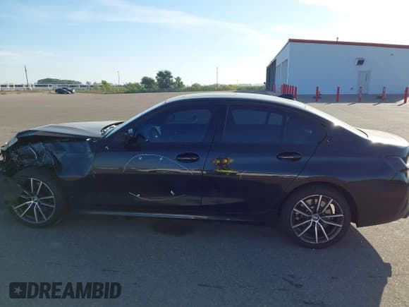 ✅ 2020 BMW 3 Series 330i xDrive • VIN: 3MW5R7J0XL8B45718 • Lot: 43351670. Wystawiony na IAAI z przebiegiem 89 335 mil. Bezpłatny archiwum sprzedaży aukcyjnych z USA i szczegółowy raport historii pojazdu na DreamBid. Zdjęcie 14.