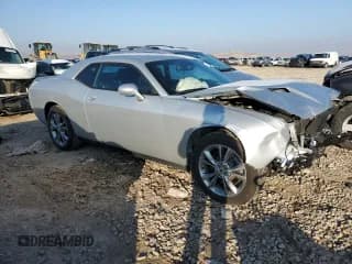 ✅ 2020 Dodge Challenger SXT • VIN: 2C3CDZGG5LH104559 • Lot: 77303443. Wystawiony na Copart z przebiegiem 23 923 mil. Bezpłatny archiwum sprzedaży aukcyjnych z USA i szczegółowy raport historii pojazdu na DreamBid. Zdjęcie 4.