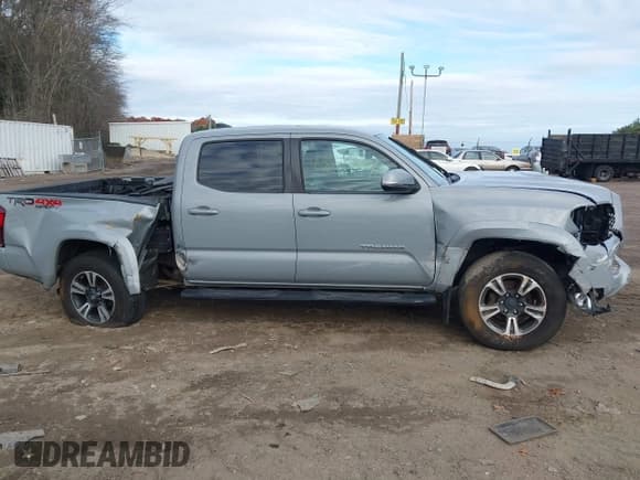 ✅ 2019 Toyota Tacoma SR5 • VIN: 3TMCZ5AN9KM233899 • Лот: 43641249. Опубликован ранее на IAAI с пробегом 110 460 миль. Бесплатный доступ к архиву аукционных продаж из США и подробный отчёт об истории автомобиля на DreamBid. Изображение 13.