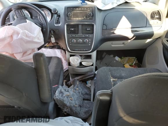 ✅ 2020 Dodge Grand Caravan SE Plus • VIN: 2C4RDGBG4LR246915 • Lot: 85847165. Wystawiony na Copart z przebiegiem Nie podano. Bezpłatny archiwum sprzedaży aukcyjnych z USA i szczegółowy raport historii pojazdu na DreamBid. Zdjęcie 8.