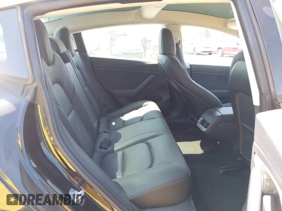 ✅ 2020 Tesla Model 3 Long Range • VIN: 5YJ3E1EB2LF710425 • Lot: 43072960. Wystawiony na IAAI z przebiegiem 96 974 mil. Bezpłatny archiwum sprzedaży aukcyjnych z USA i szczegółowy raport historii pojazdu na DreamBid. Zdjęcie 8.