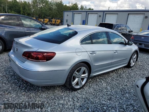 ✅ 2014 Volkswagen CC Sport • VIN: WVWBP7AN9EE511014 • Lot: 71069445. Listed on Copart with 104,622 mi. Free auction sales archive from the USA and detailed vehicle history report at DreamBid. Image 3.