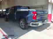 2022 Chevrolet Silverado 1500 LT z VIN 1GCPWCED0NZ157010, wystawiony jako IAAI lot #42592135 z przebiegiem 73 037 mil mil oraz . Historia ofert i sprzedaży dostępna na DreamBid. Obrazek 3.