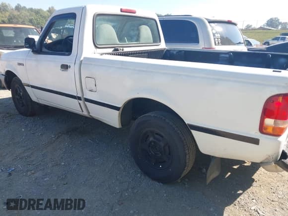 ✅ 1997 Ford Ranger XLT • VIN: 1FTCR10A8VTA42293 • Lot: 43243223. Listed on IAAI with 173,511 mi. Free auction sales archive from the USA and detailed vehicle history report at DreamBid. Image 3.