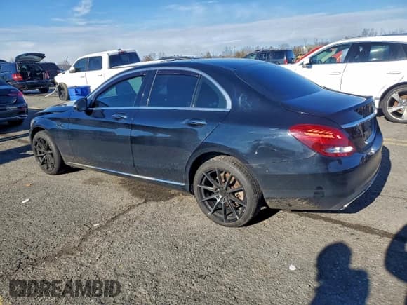 ✅ 2018 Mercedes-Benz C 300 • VIN: 55SWF4KB1JU259631 • Lot: 94439875. Wystawiony na Copart z przebiegiem 75 842 mil. Bezpłatny archiwum sprzedaży aukcyjnych z USA i szczegółowy raport historii pojazdu na DreamBid. Zdjęcie 2.