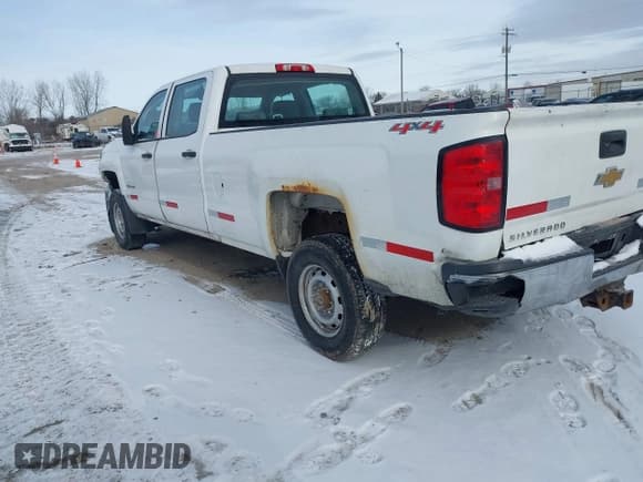 ✅ 2015 Chevrolet Silverado 2500HD Work Truck • VIN: 1GC1KUEG6FF141981 • Лот: 41480387. Опубликован ранее на IAAI с пробегом 267 557 миль. Бесплатный доступ к архиву аукционных продаж из США и подробный отчёт об истории автомобиля на DreamBid. Изображение 3.