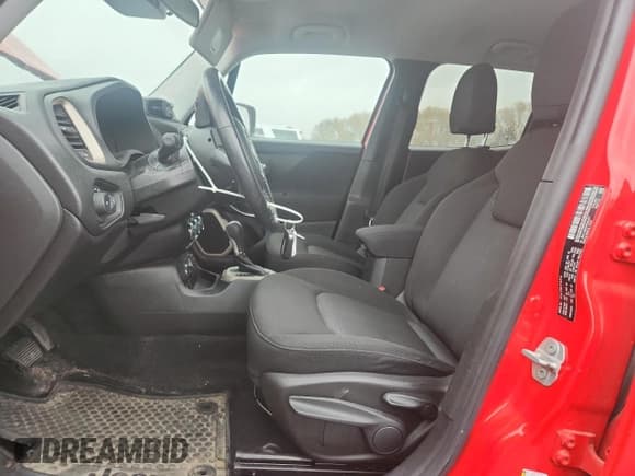 ✅ 2017 Jeep Renegade Latitude • VIN: ZACCJBBB7HPG41477 • Lot: 93121295. Wystawiony na Copart z przebiegiem 76 473 mil. Bezpłatny archiwum sprzedaży aukcyjnych z USA i szczegółowy raport historii pojazdu na DreamBid. Zdjęcie 7.