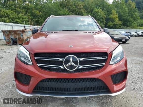 ✅ 2017 Mercedes-Benz GLE 43 AMG • VIN: 4JGDA6EB5HA972349 • Lot: 67997085. Wystawiony na Copart z przebiegiem 38 845 mil. Bezpłatny archiwum sprzedaży aukcyjnych z USA i szczegółowy raport historii pojazdu na DreamBid. Zdjęcie 5.