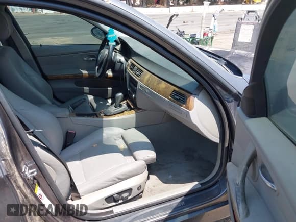 ✅ 2008 BMW 3 Series 328i • VIN: WBAVA37508NL46051 • Lot: 42975824. Wystawiony na IAAI z przebiegiem 155 487 mil. Bezpłatny archiwum sprzedaży aukcyjnych z USA i szczegółowy raport historii pojazdu na DreamBid. Zdjęcie 5.