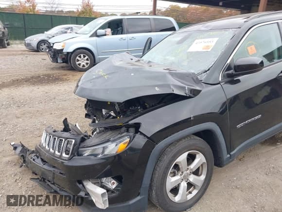 ✅ 2019 Jeep Compass Latitude • VIN: 3C4NJDBB0KT761223 • Lot: 43570553. Wystawiony na IAAI z przebiegiem 48 490 mil. Bezpłatny archiwum sprzedaży aukcyjnych z USA i szczegółowy raport historii pojazdu na DreamBid. Zdjęcie 6.
