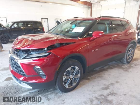✅ 2024 Chevrolet Blazer LT • VIN: 3GNKBDR40RS200275 • Lot: 42645261. Listed on IAAI with 8,535 mi. Free auction sales archive from the USA and detailed vehicle history report at DreamBid. Image 17.